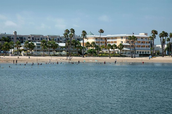 Jamaica Bay Inn Marina Del Rey Tapestry Collection by Hilton image 4